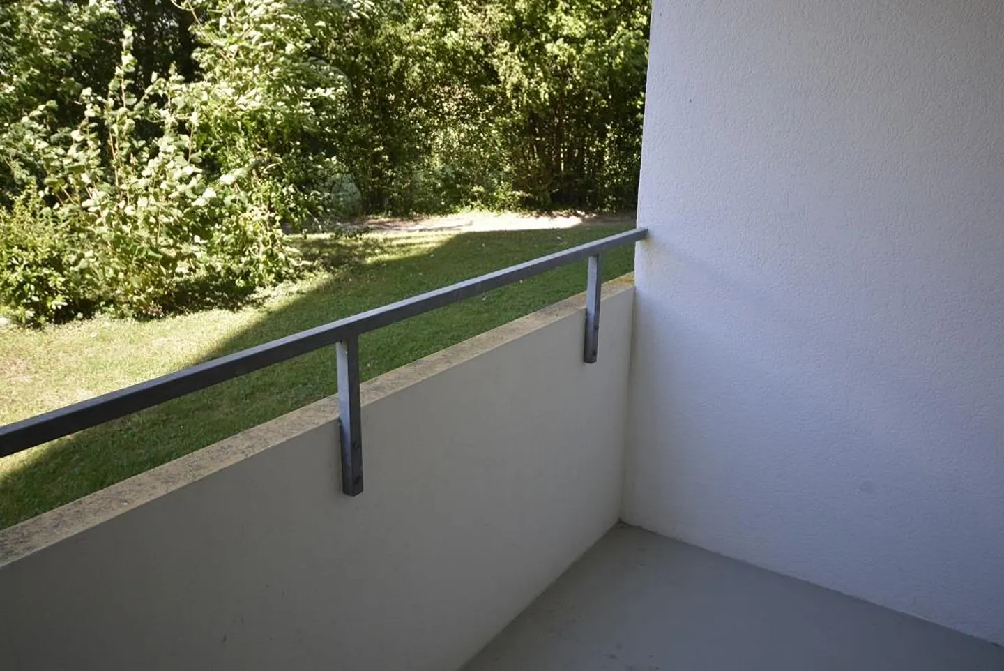 Spacious Apartment - Photo 9 of 11