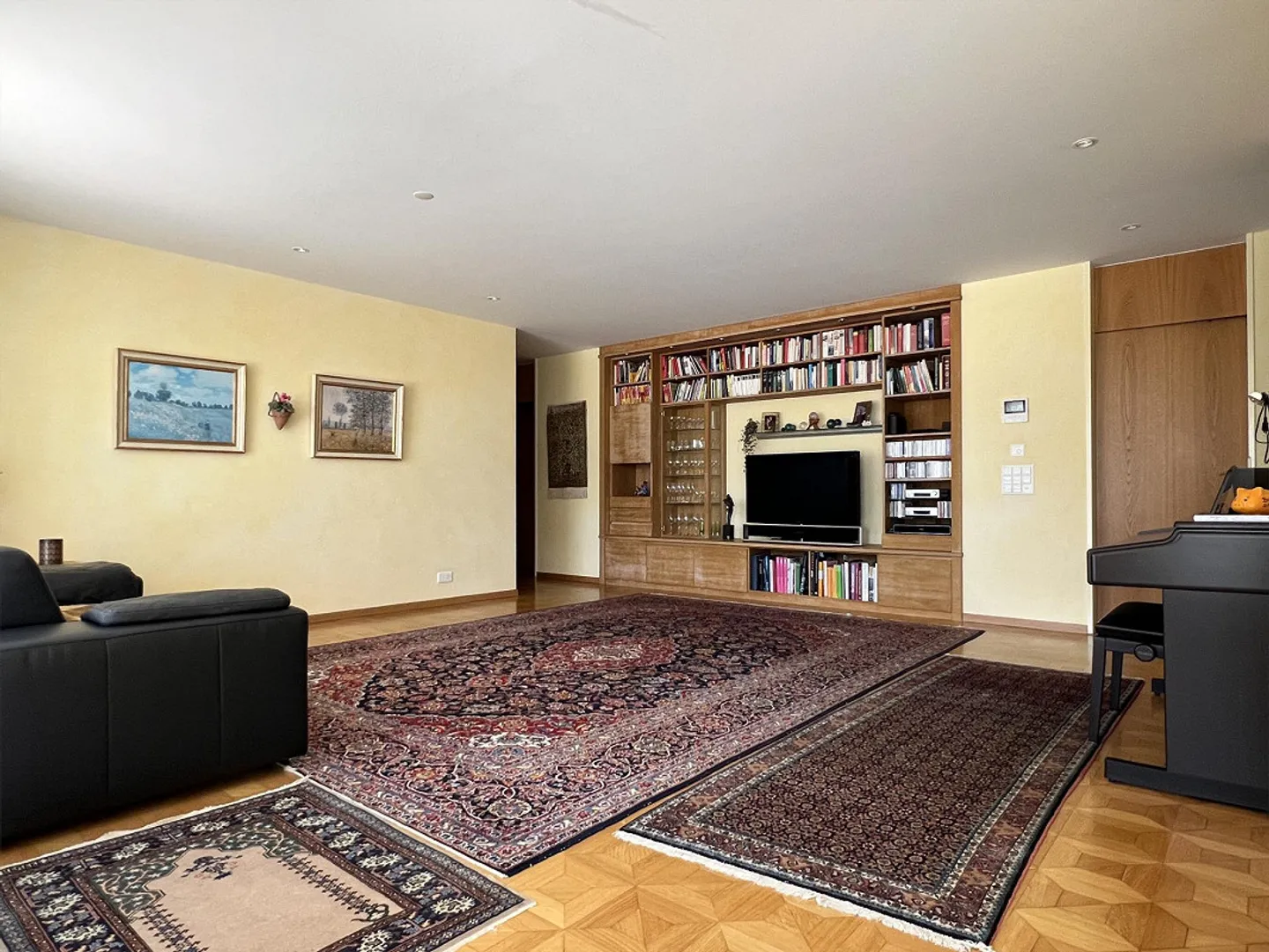 Comfortable Living with Panoramic View! - Photo 4 of 15