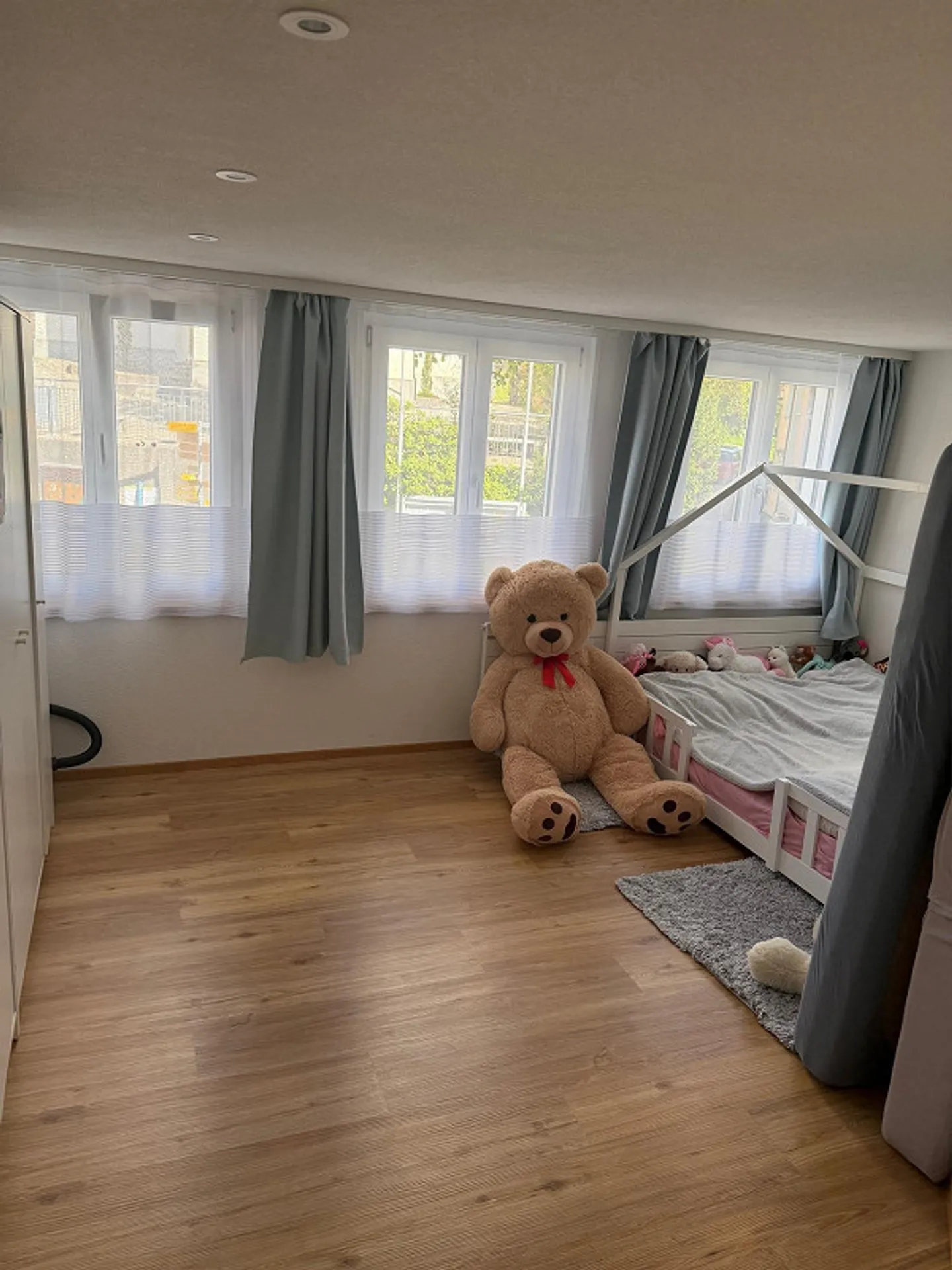 Gemütliche Wohnung mit Balkonen - Foto 3 von 8