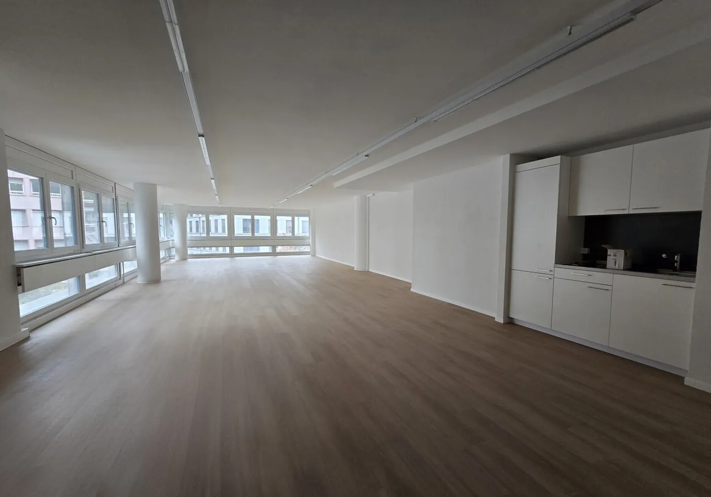 Bureau rénové de 136m2 - Centre-ville de Lausanne - 2 mois de gratuité - Photo 6 sur 11