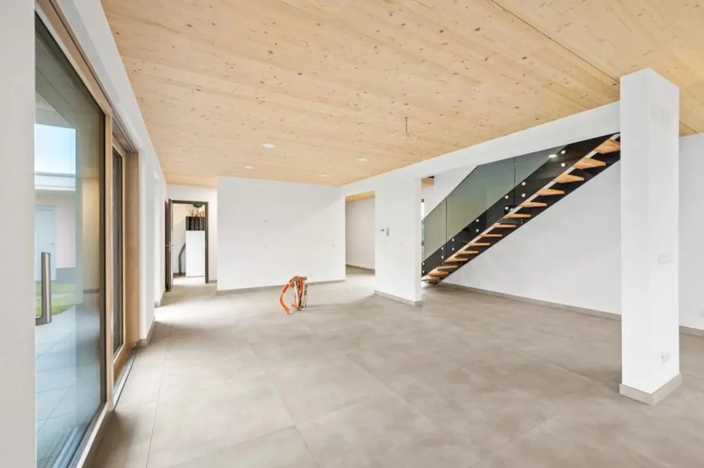 Magnifica villa in una zona tranquilla! Spese notarili offerte! - Foto 6 di 13