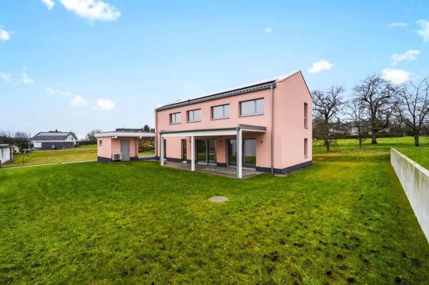 Magnifica villa in una zona tranquilla! Spese notarili offerte! - Foto 7 di 13