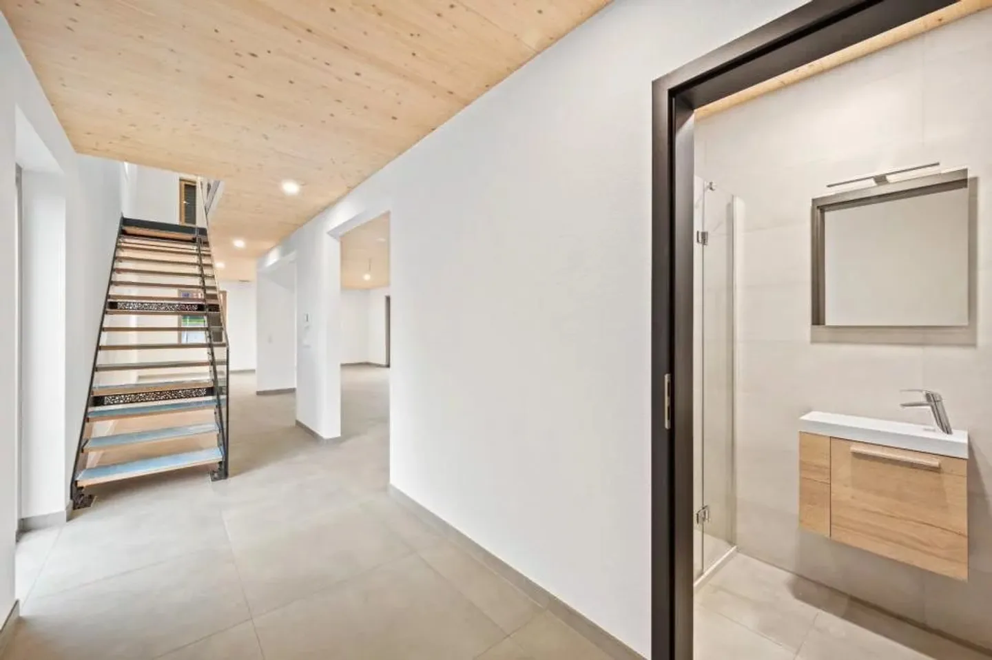 Magnifica villa in una zona tranquilla! Spese notarili offerte! - Foto 11 di 13