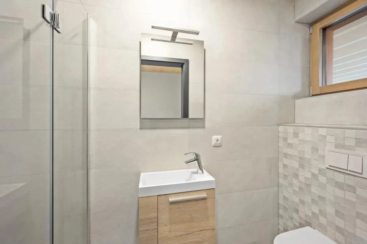 Magnifica villa in una zona tranquilla! Spese notarili offerte! - Foto 12 di 13