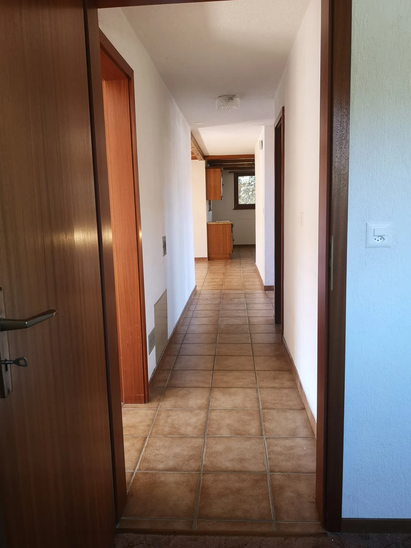 Grande casa 5.5 locali, ca. 120m2, terreno 802m2, con garage, posti auto, terrazza, legnaia - Foto 15 di 41