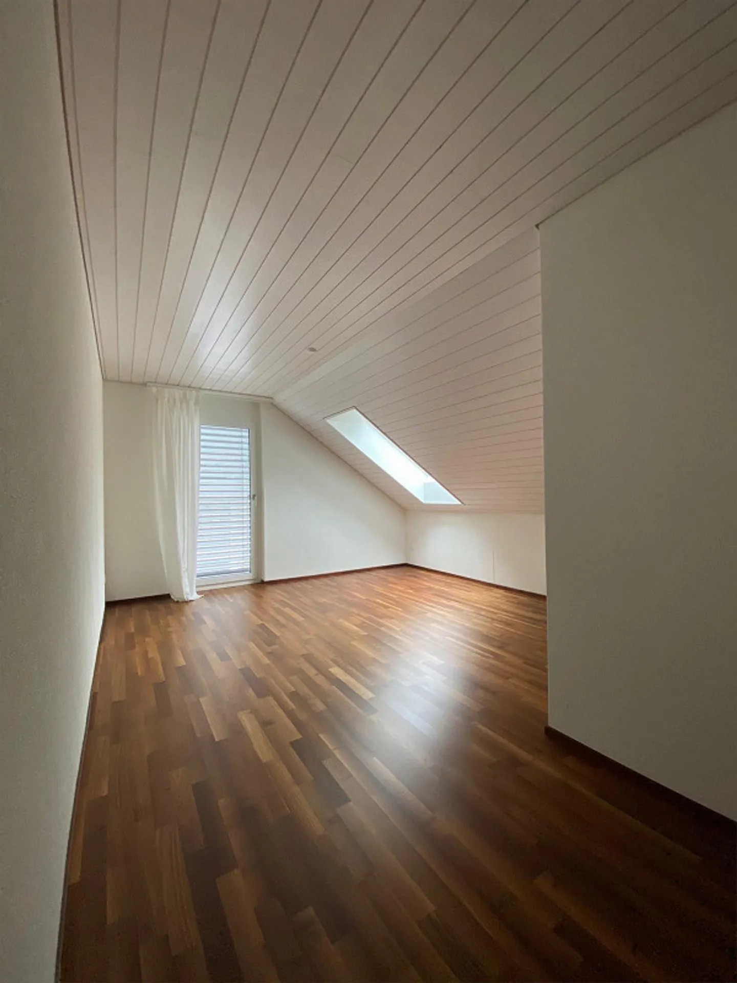 Attractive 4.5-room penthouse with a view - Photo 8 of 12