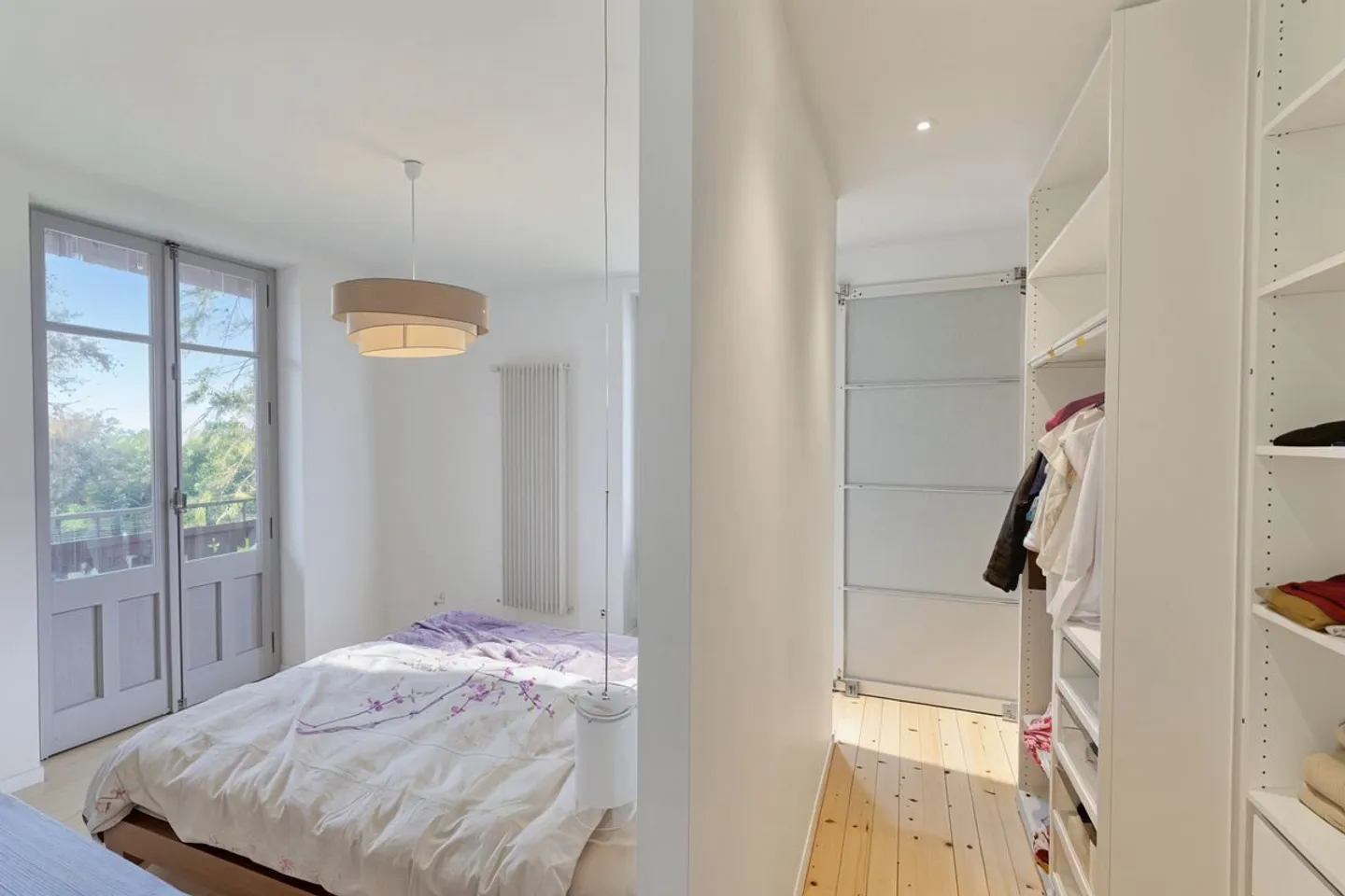 Individual chalet with large wooded park in Bellevue - Photo 4 of 13