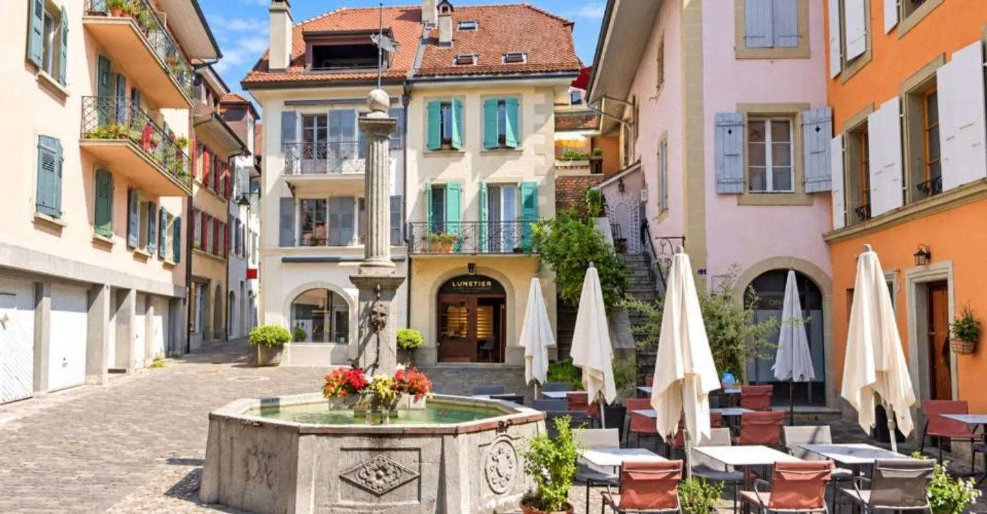 CASA DEL VILLAGGIO DI 220 M2 - RISTRUTTURATA NEL CUORE DEL VILLAGGIO - Foto 1 di 12