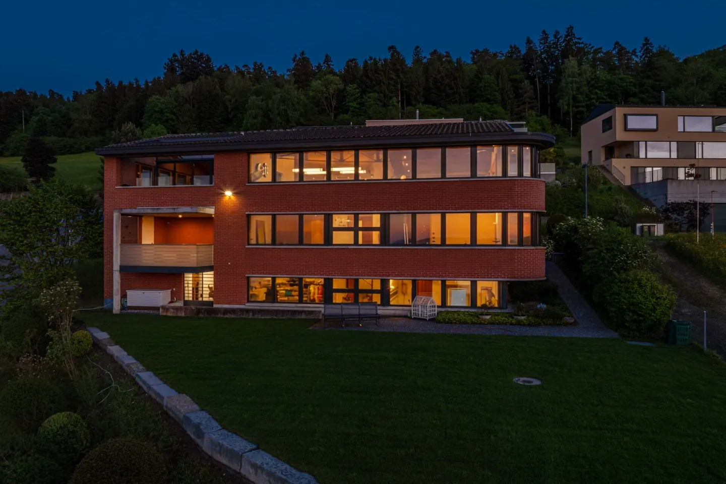 Villa esclusiva su un terreno imponente - a 20 minuti da San Gallo - Foto 1 di 19