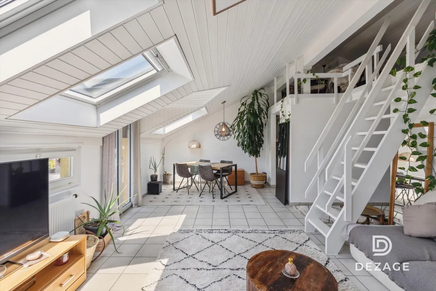 Appartement rénové en dernier étage, au calme à La Croix-sur-Lutry - Photo 3 sur 13