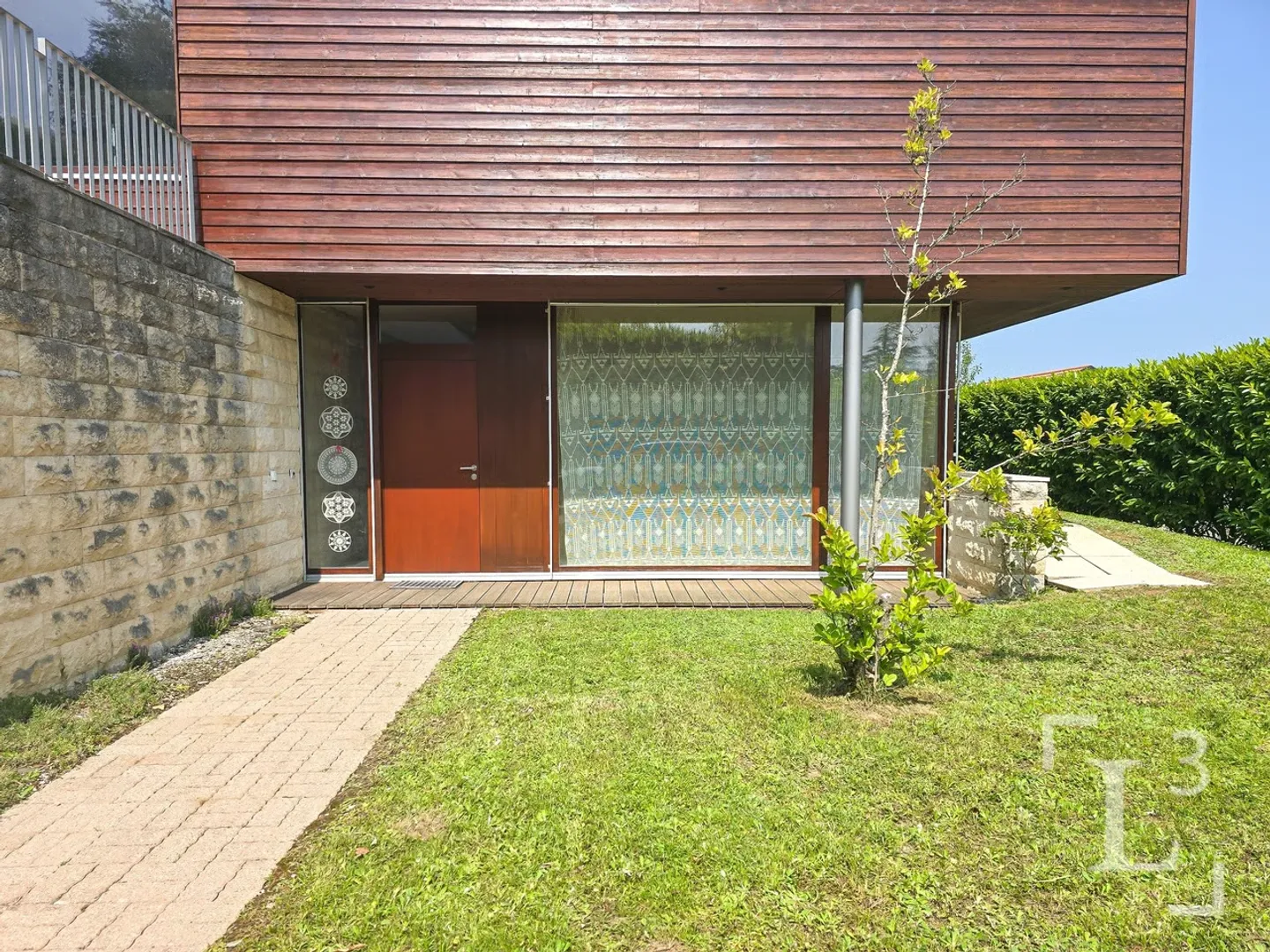 Freistehende Villa mit freiem Blick auf den See - Foto 3 von 13