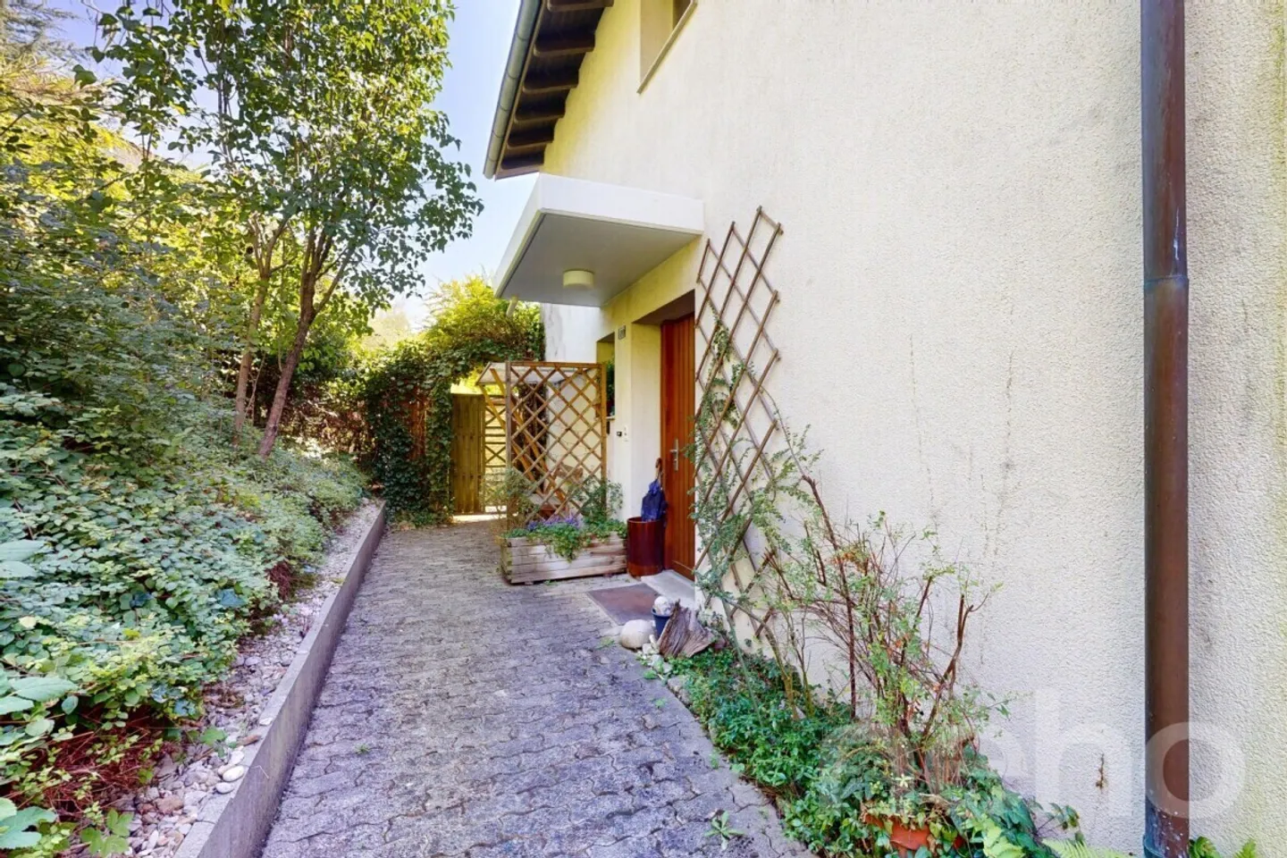Incantevole casa a schiera angolare con ampio giardino a Liestal - Foto 11 di 12
