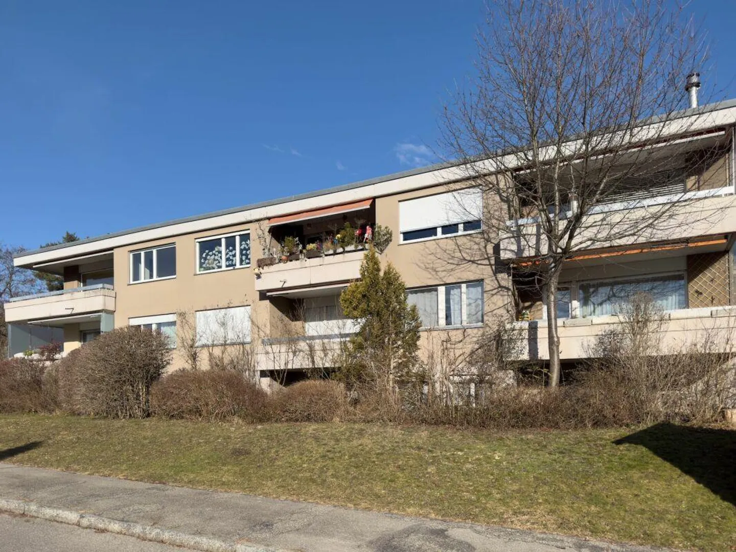 Condominio soleggiato di 3,5 stanze con balcone, due cantine e posto auto più stanza creativa/studio 19m2 - Foto 20 di 23