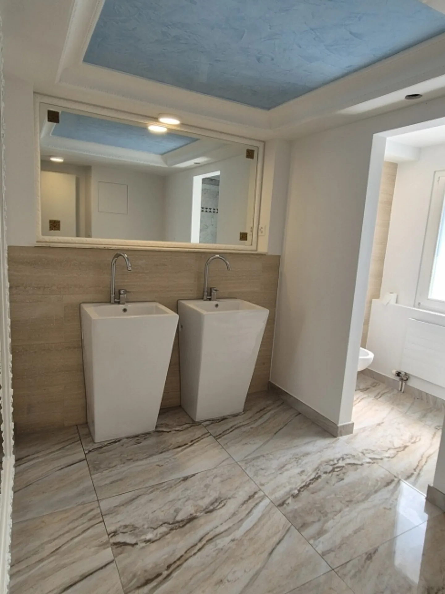 Outstanding single-family house of more than 250 m², on two levels, high standard - Photo 7 of 13