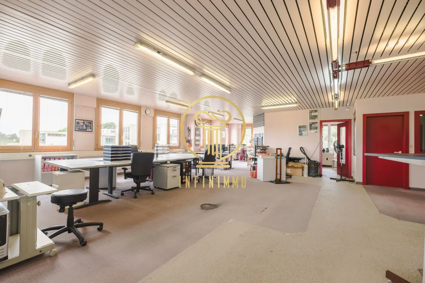 MORGES - Commercial space with lake view! - Photo 1 of 6