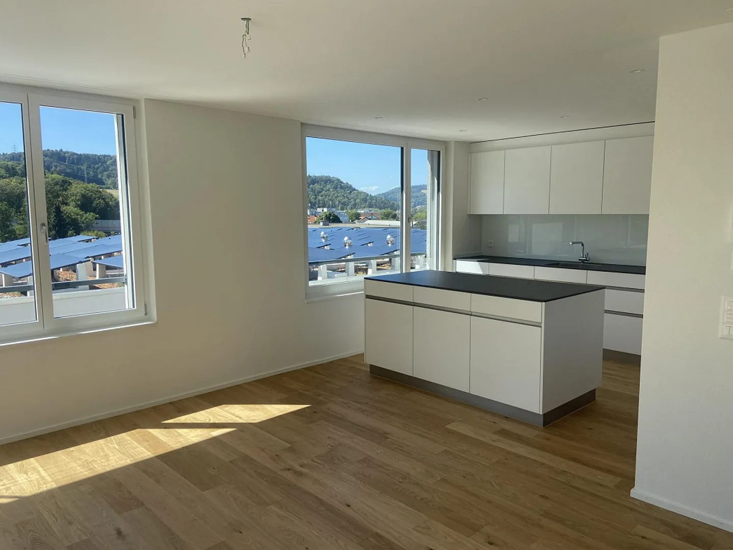 4.5-Zimmer-Doppeleinfamilienhaus an privilegierter Hanglage - Foto 10 di 20