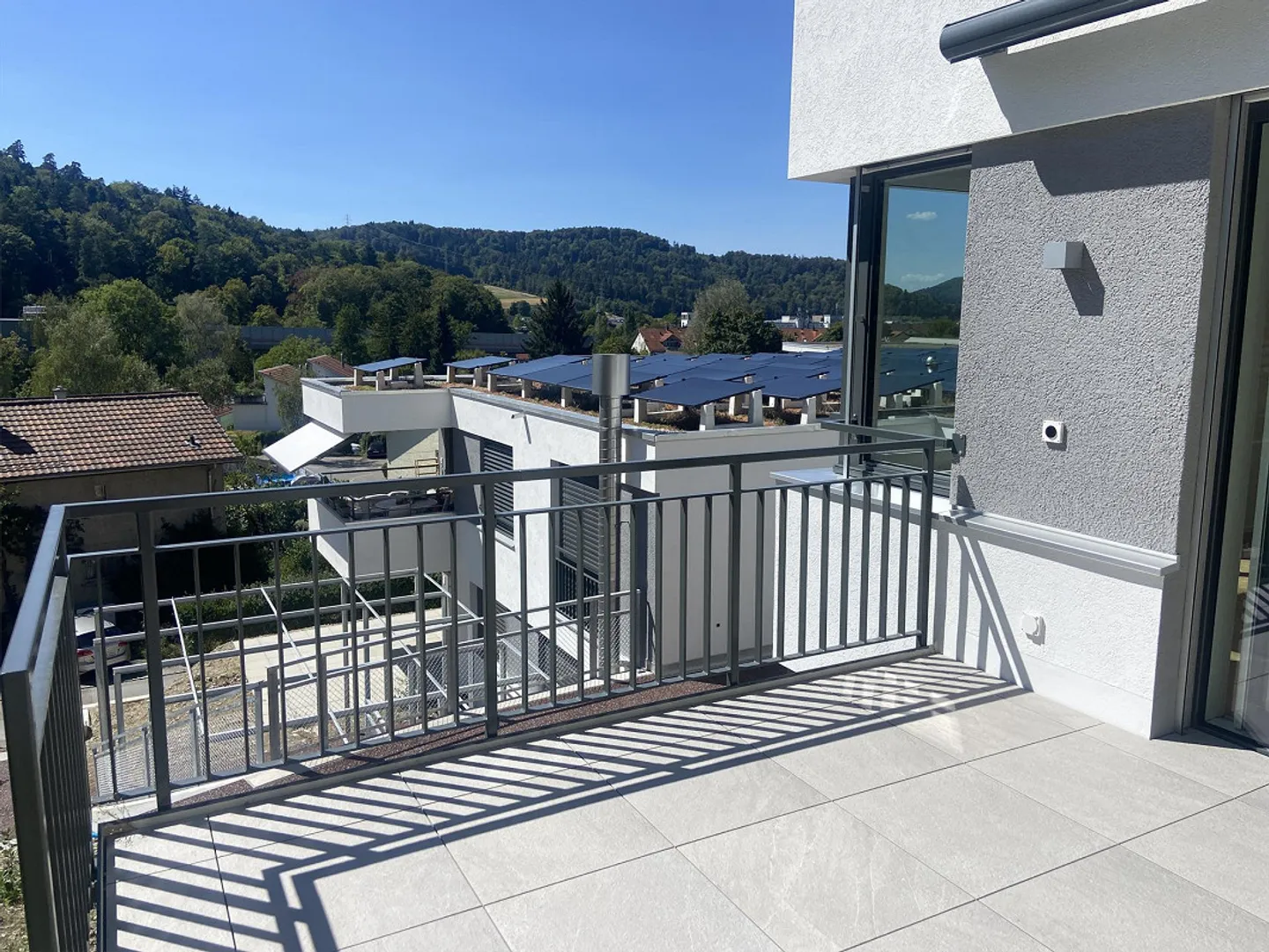 4.5-Zimmer-Doppeleinfamilienhaus an privilegierter Hanglage - Foto 12 di 20