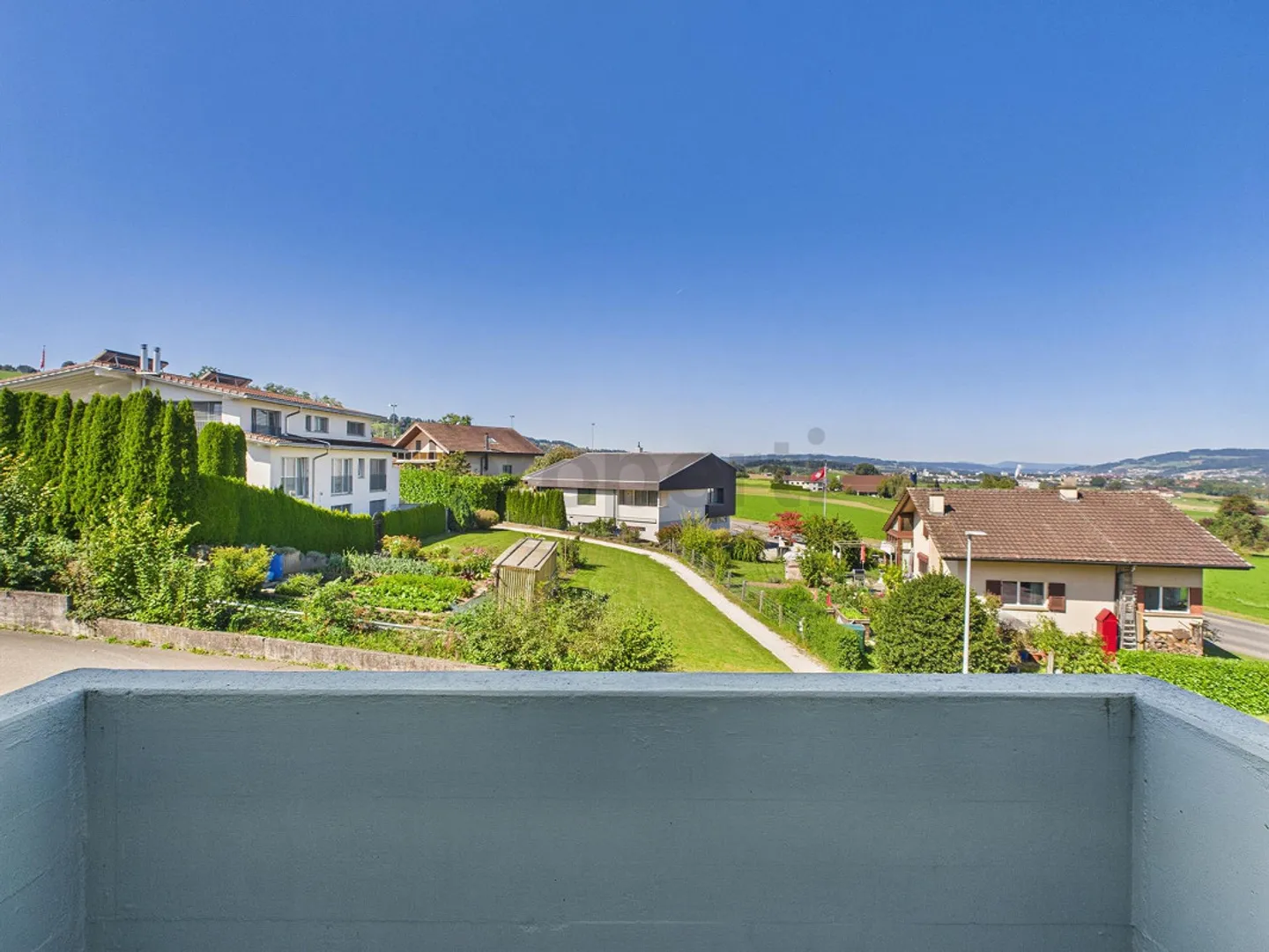 Unique opportunity with lake view: 4.5-room apartment with potential in ... - Photo 10 of 14