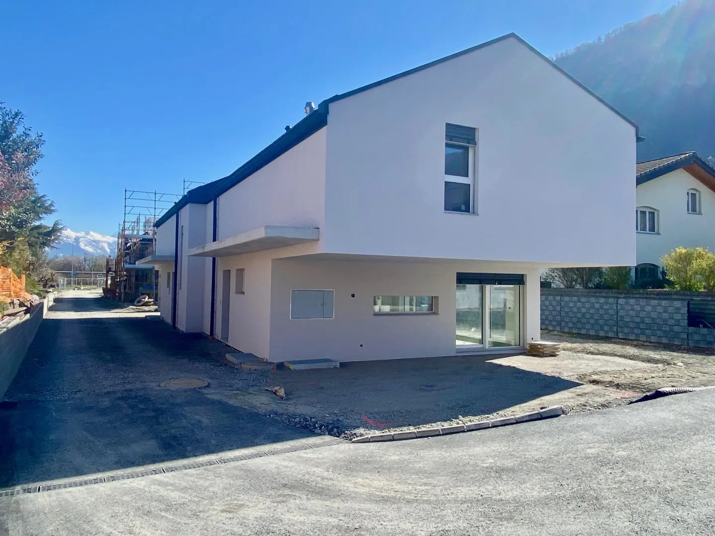 Moderne Villa in Bramois - Foto 1 von 13