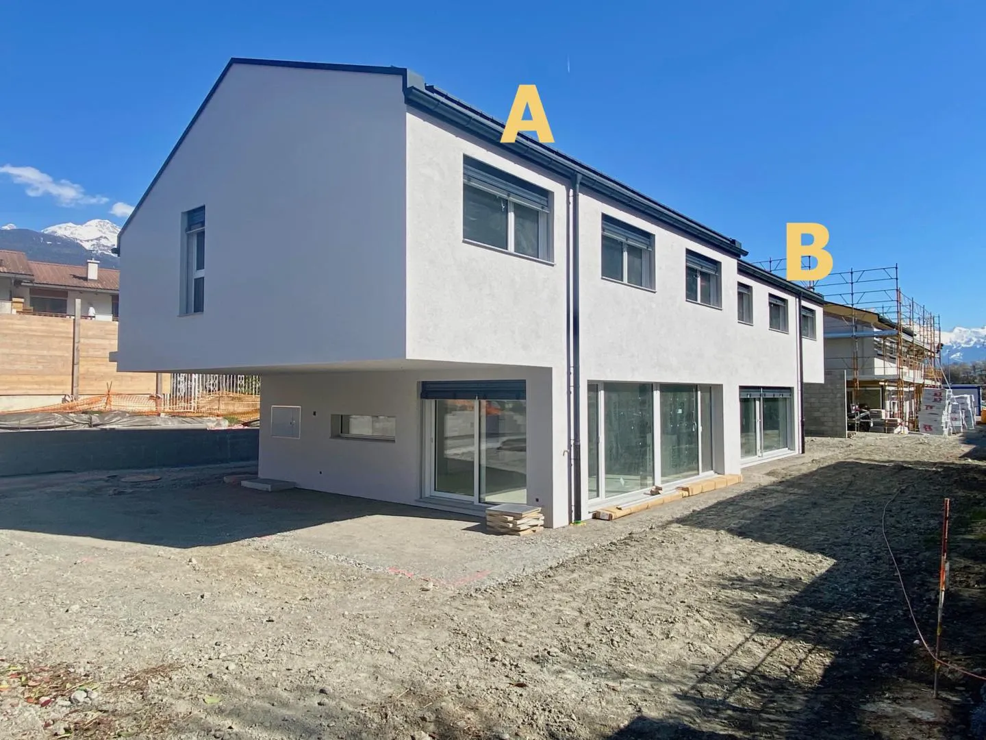 Moderne Villa in Bramois - Foto 2 von 13