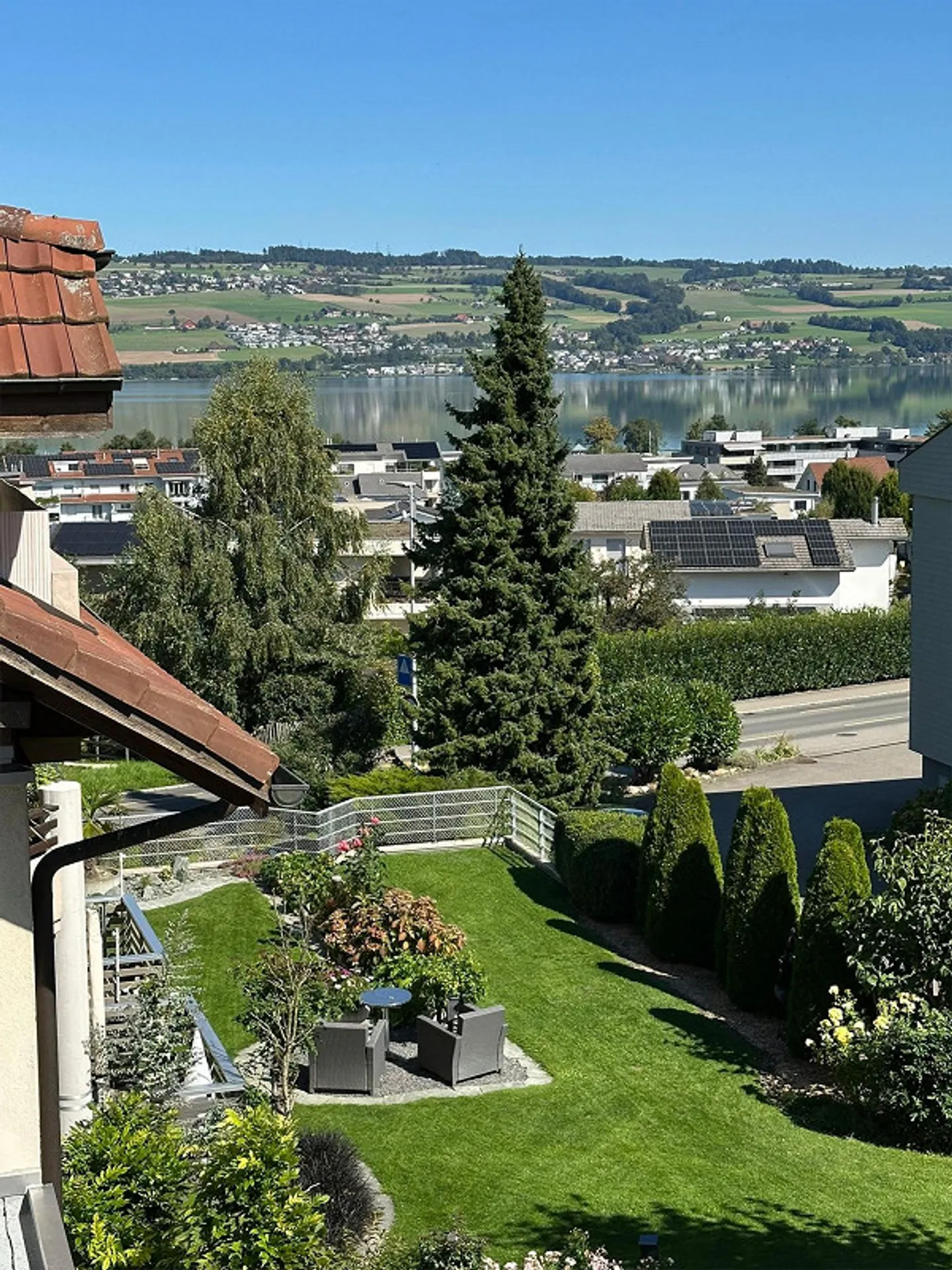 Unique opportunity with lake view: 4.5-room apartment with potential in ... - Photo 13 of 14