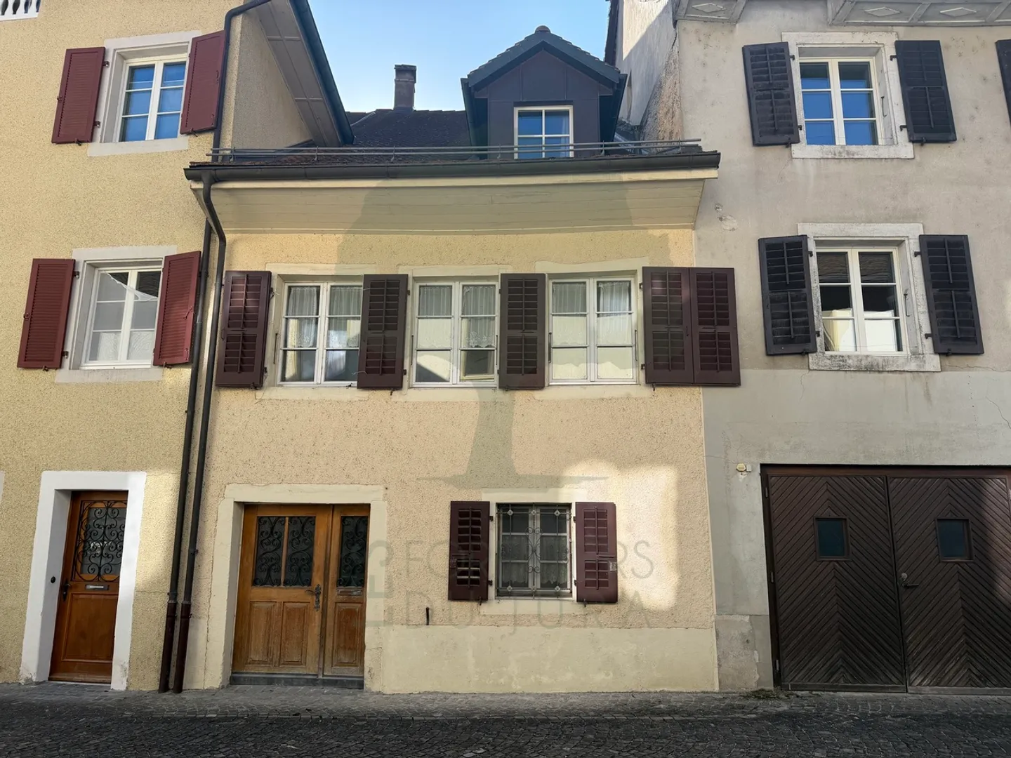 Haus vollständig im Herzen von Saint-Ursanne zu renovieren - Foto 1 von 28
