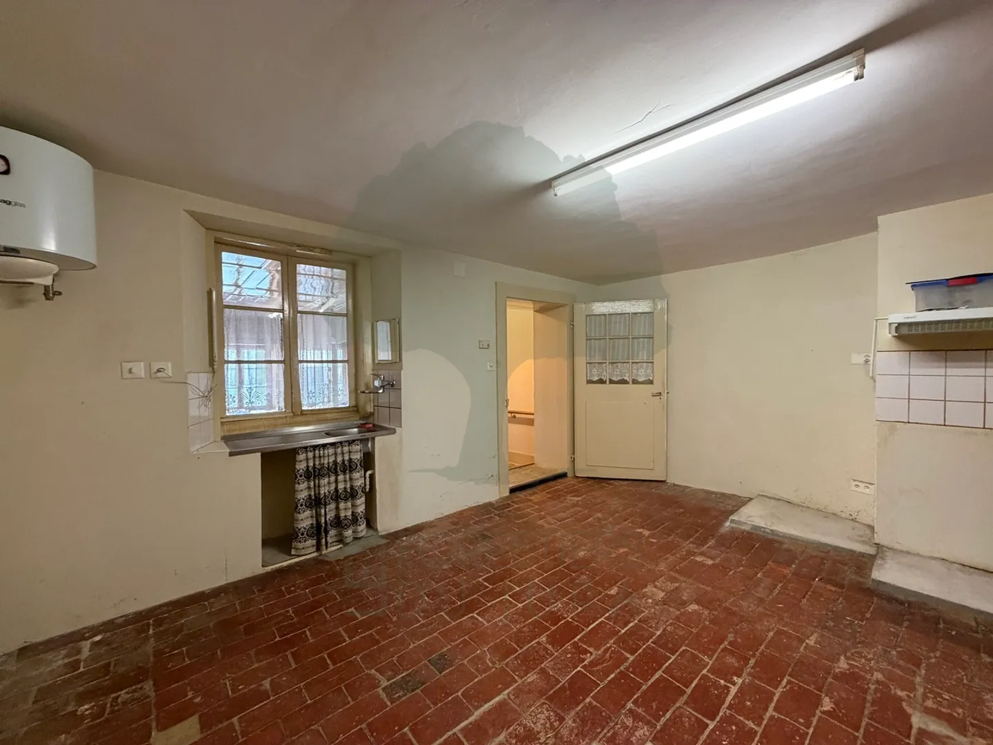 Haus vollständig im Herzen von Saint-Ursanne zu renovieren - Foto 13 von 28