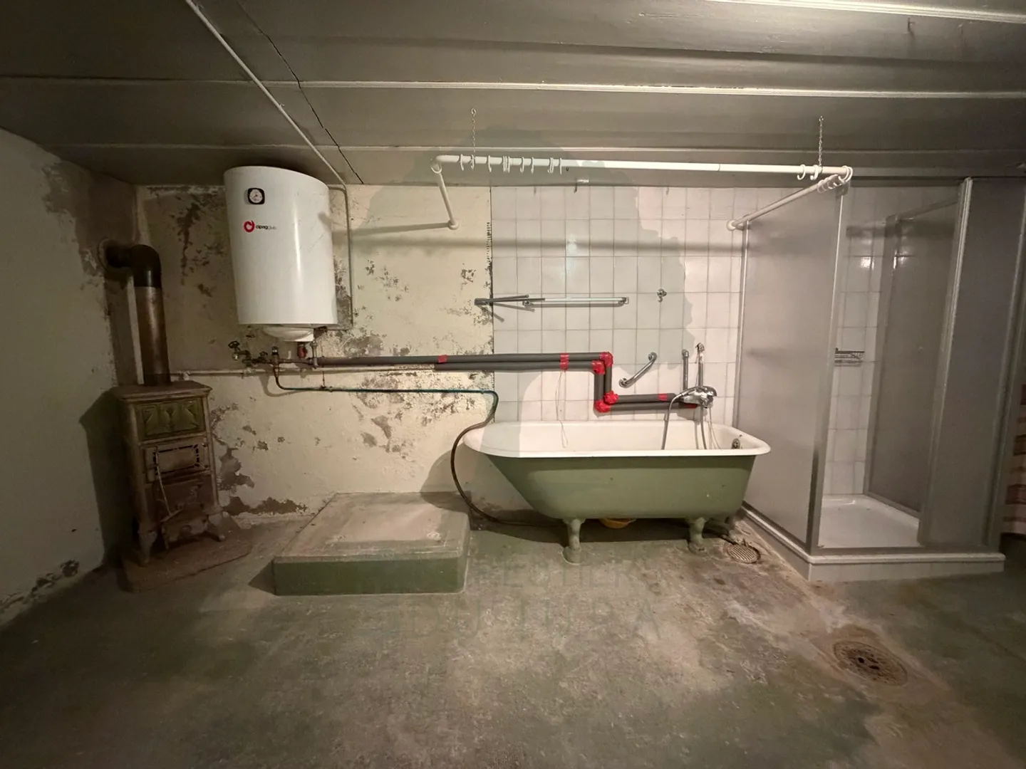 Haus vollständig im Herzen von Saint-Ursanne zu renovieren - Foto 14 von 28