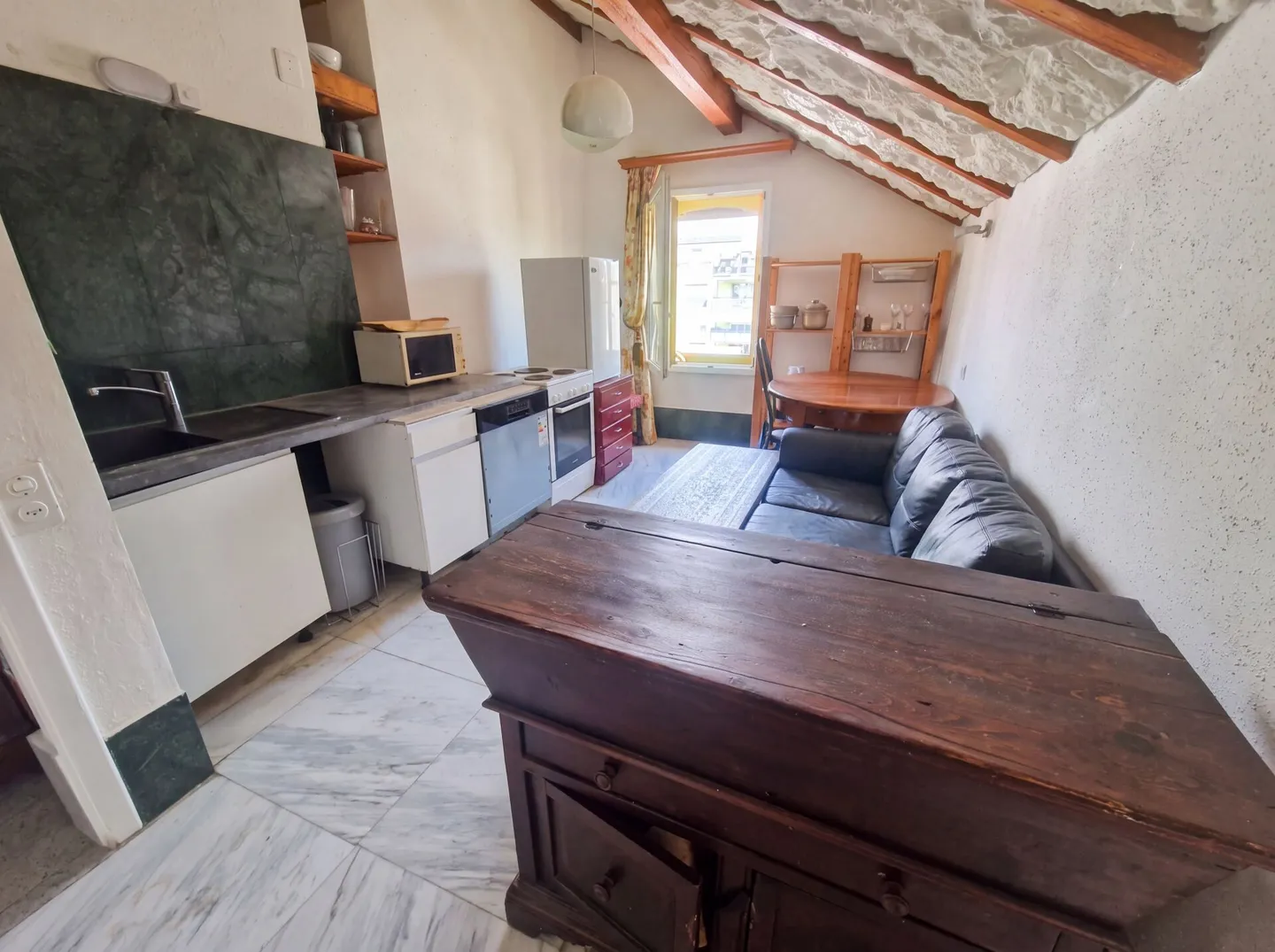 Well-kept 4-room attic apartment with fireplace - Brüggstrasse 74, Biel - Photo 1 of 6