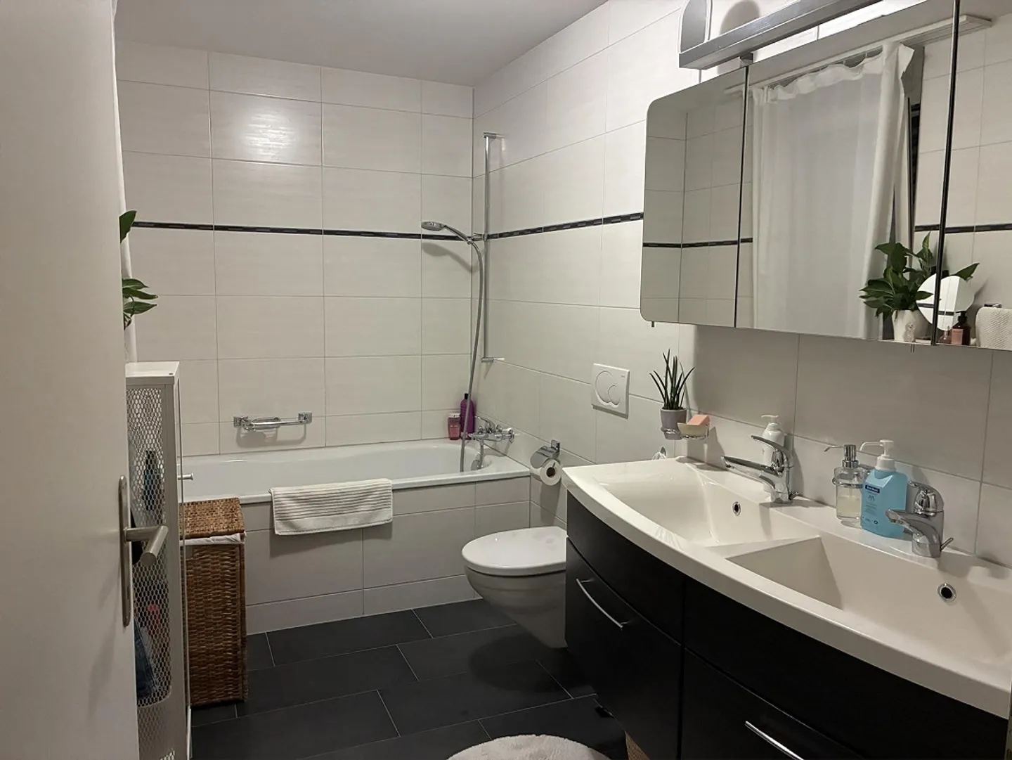 Appartement spacieux et lumineux de 4 ½ pièces à Ermatingen - Photo 2 sur 5