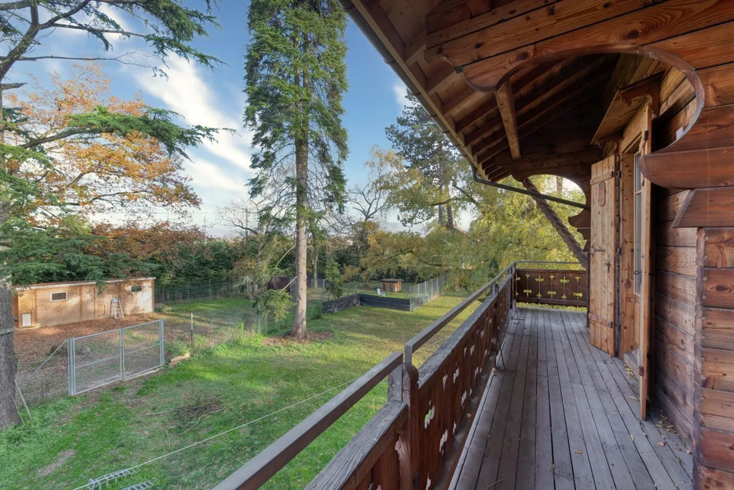 Individual chalet with large wooded park in Bellevue - Photo 6 of 13