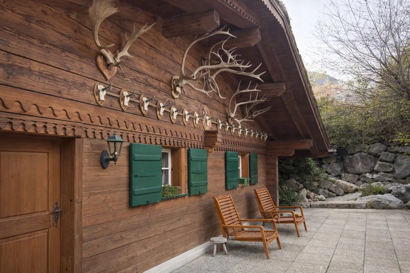 Charmant chalet de 5,5 pièces à vendre à Lauenen près de Gstaad - Photo 1 sur 3