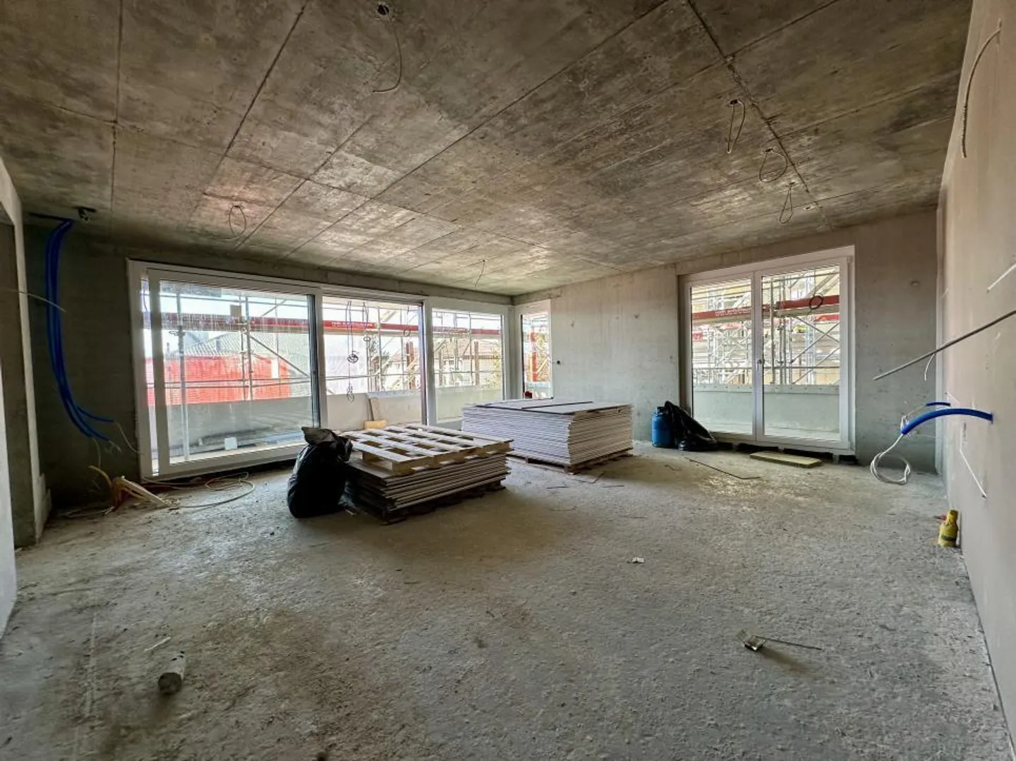 CHANTIER EN COURS - À DEUX PAS DU LAC - Photo 5 sur 6