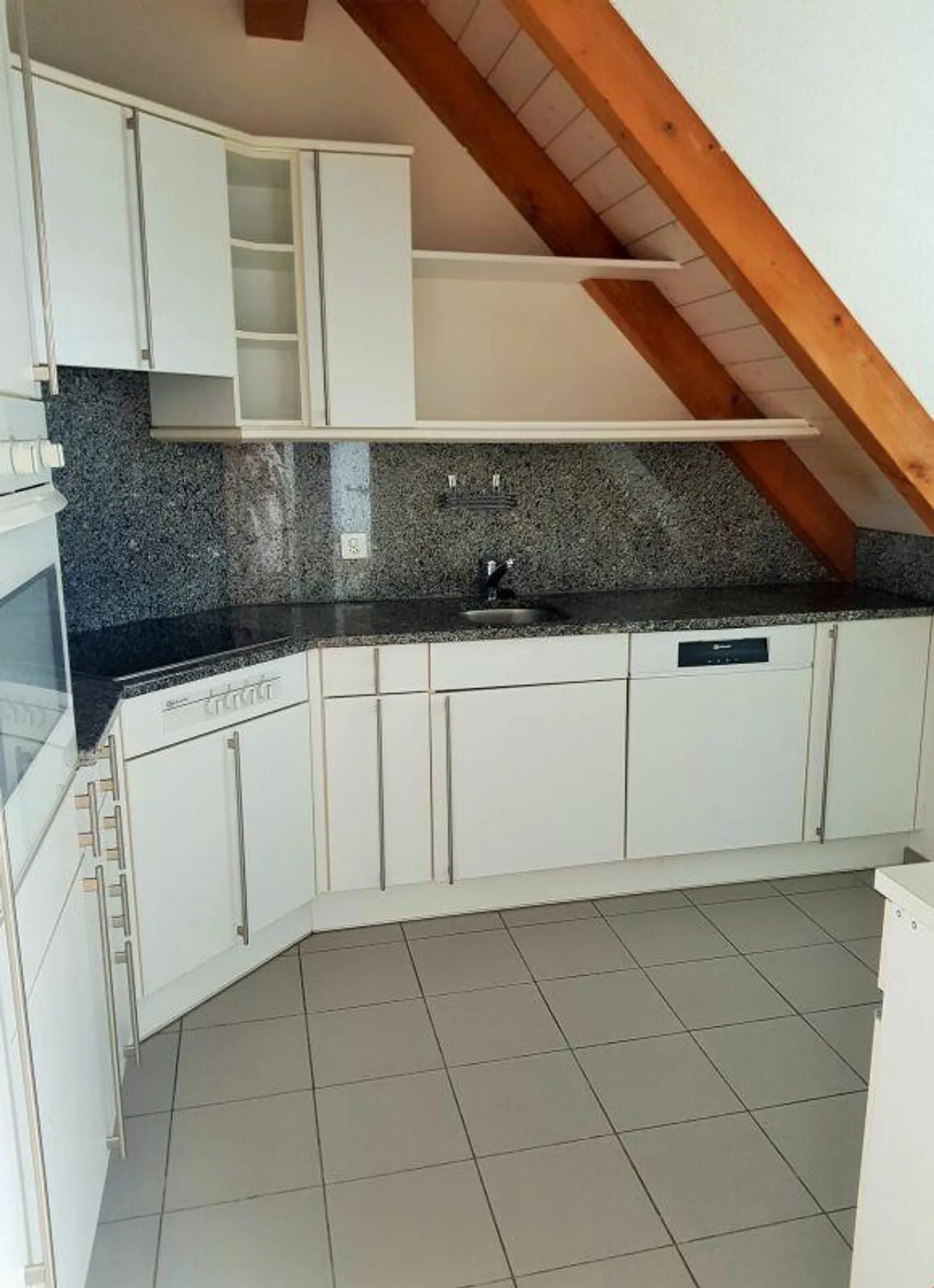 Appartamento mansardato di 2,5 stanze con galleria - Foto 2 di 7