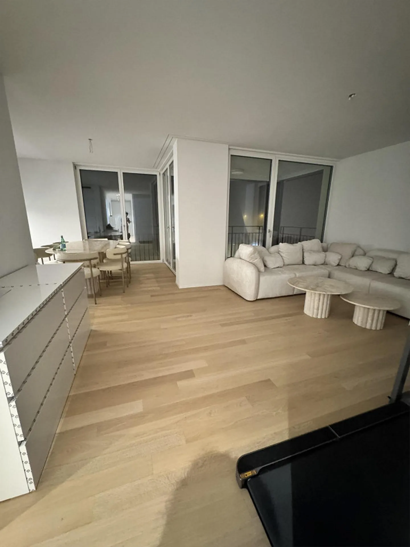 Modern, bright 3.5-room apartment with balcony in a quiet location - Photo 1 of 10