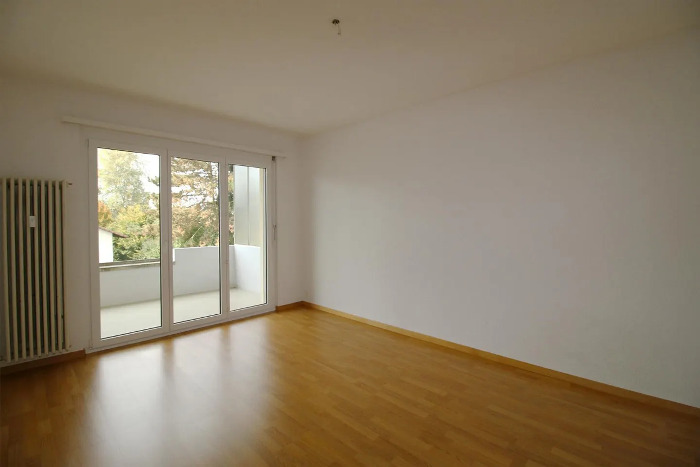 Ampio appartamento di 3 stanze a Gümligen - Foto 6 di 8