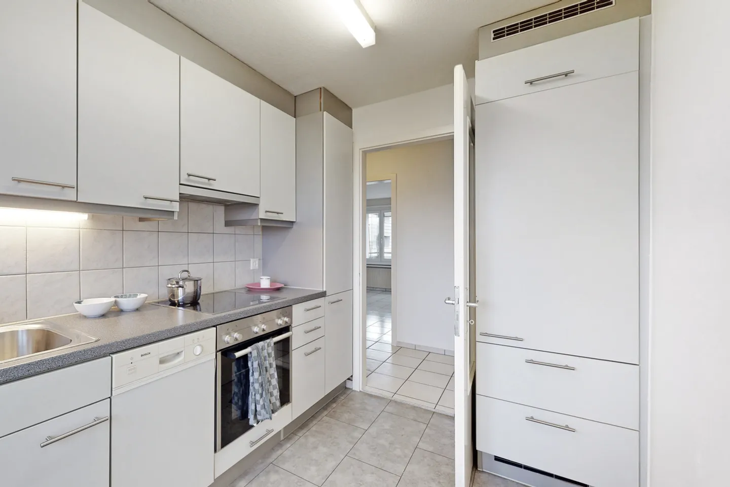 Affordable 4-Room Apartment - Photo 4 of 11