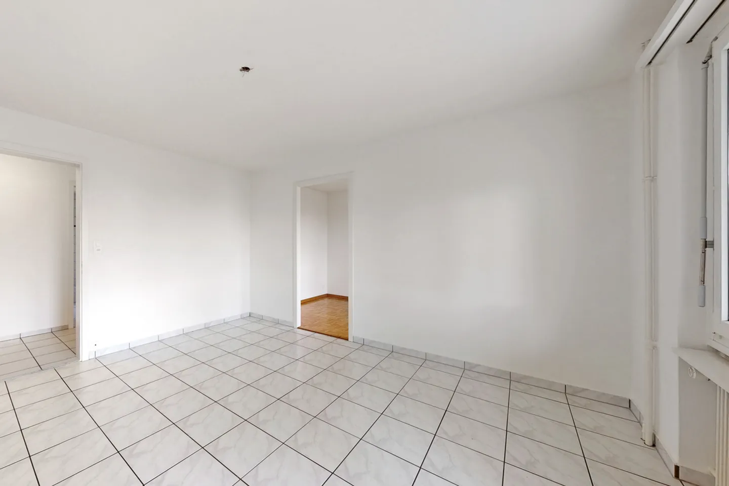 Affordable 4-Room Apartment - Photo 7 of 11