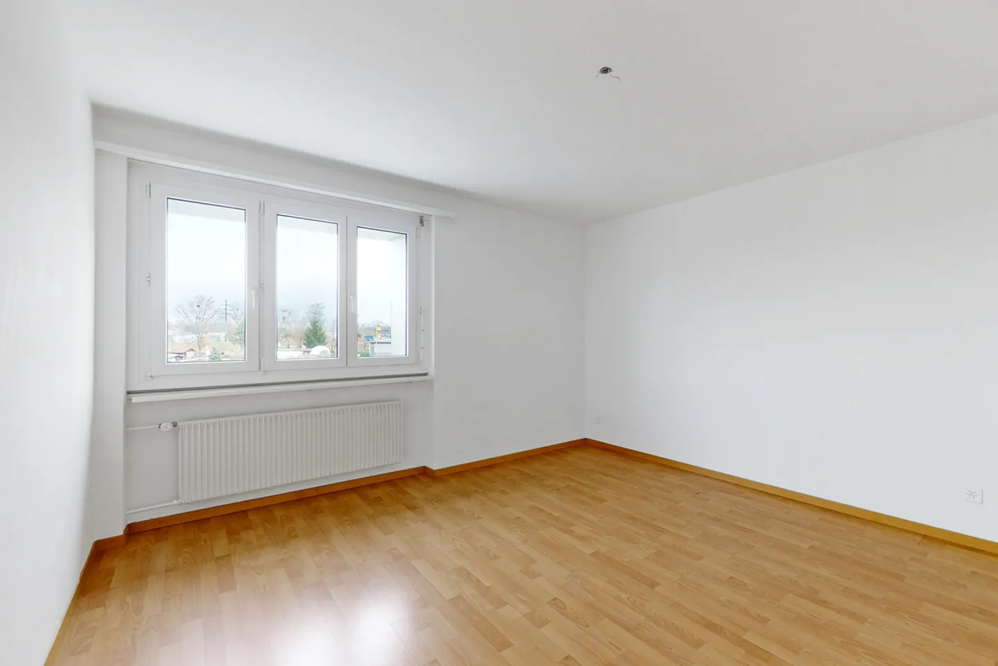 Affordable 4-Room Apartment - Photo 8 of 11