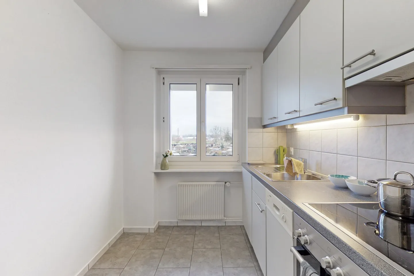 Affordable 4-Room Apartment - Photo 5 of 11