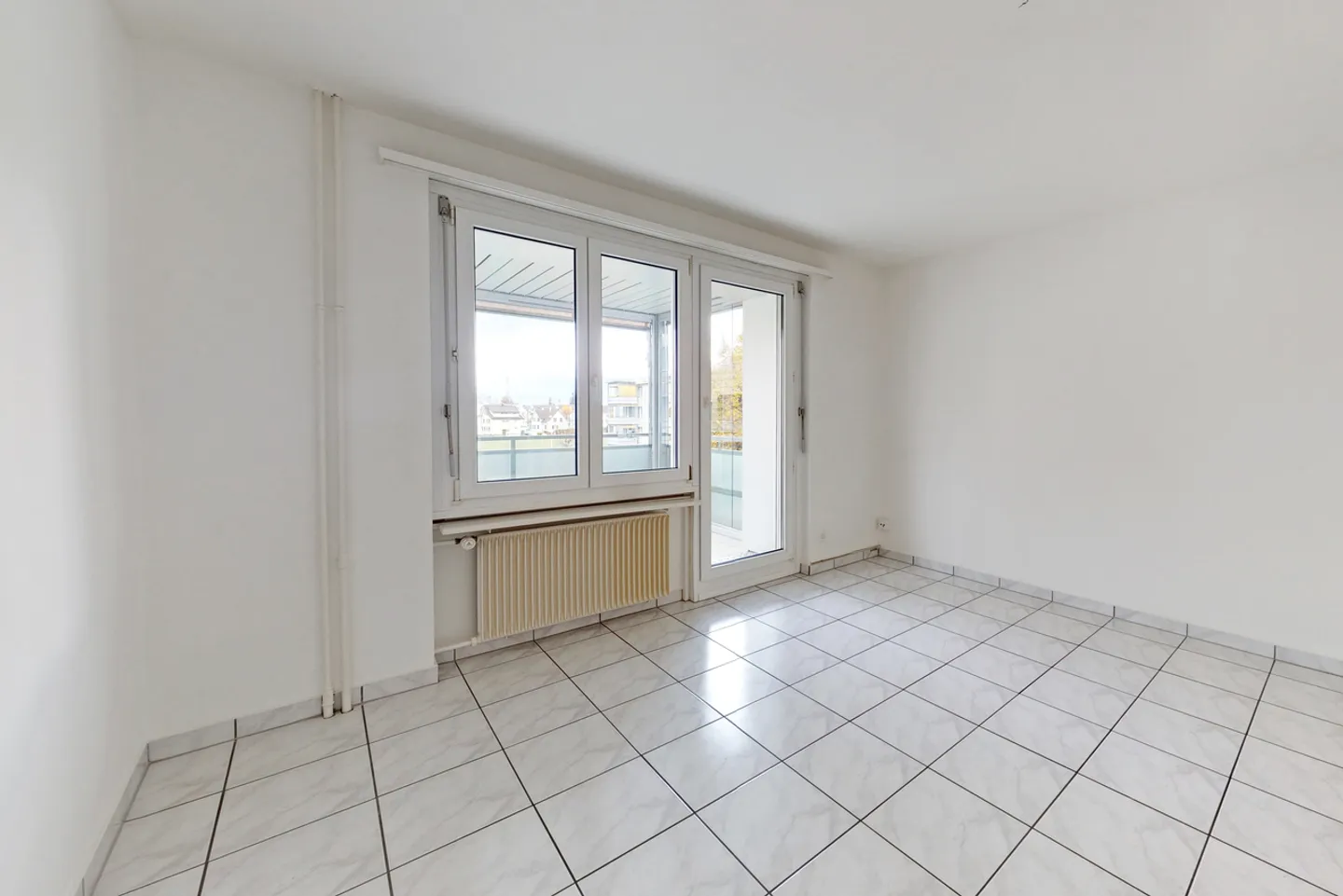 Affordable 4-Room Apartment - Photo 6 of 11