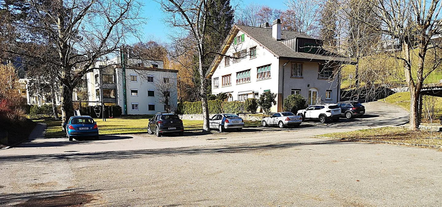 In vendita a Moutier un appartamento con terrazza, completamente ristrutturato nel 2024 - Foto 2 di 16