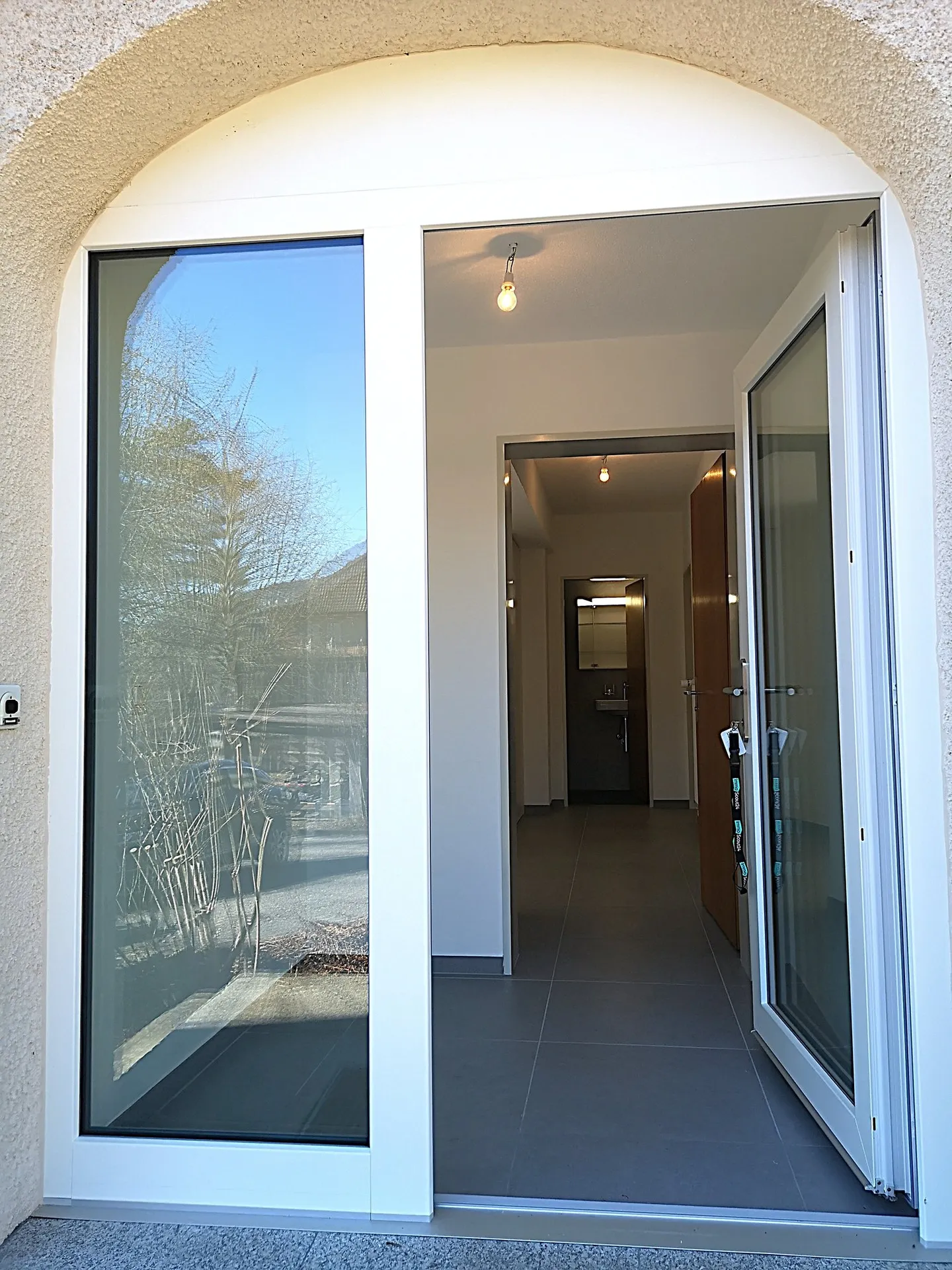 In vendita a Moutier un appartamento con terrazza, completamente ristrutturato nel 2024 - Foto 4 di 16