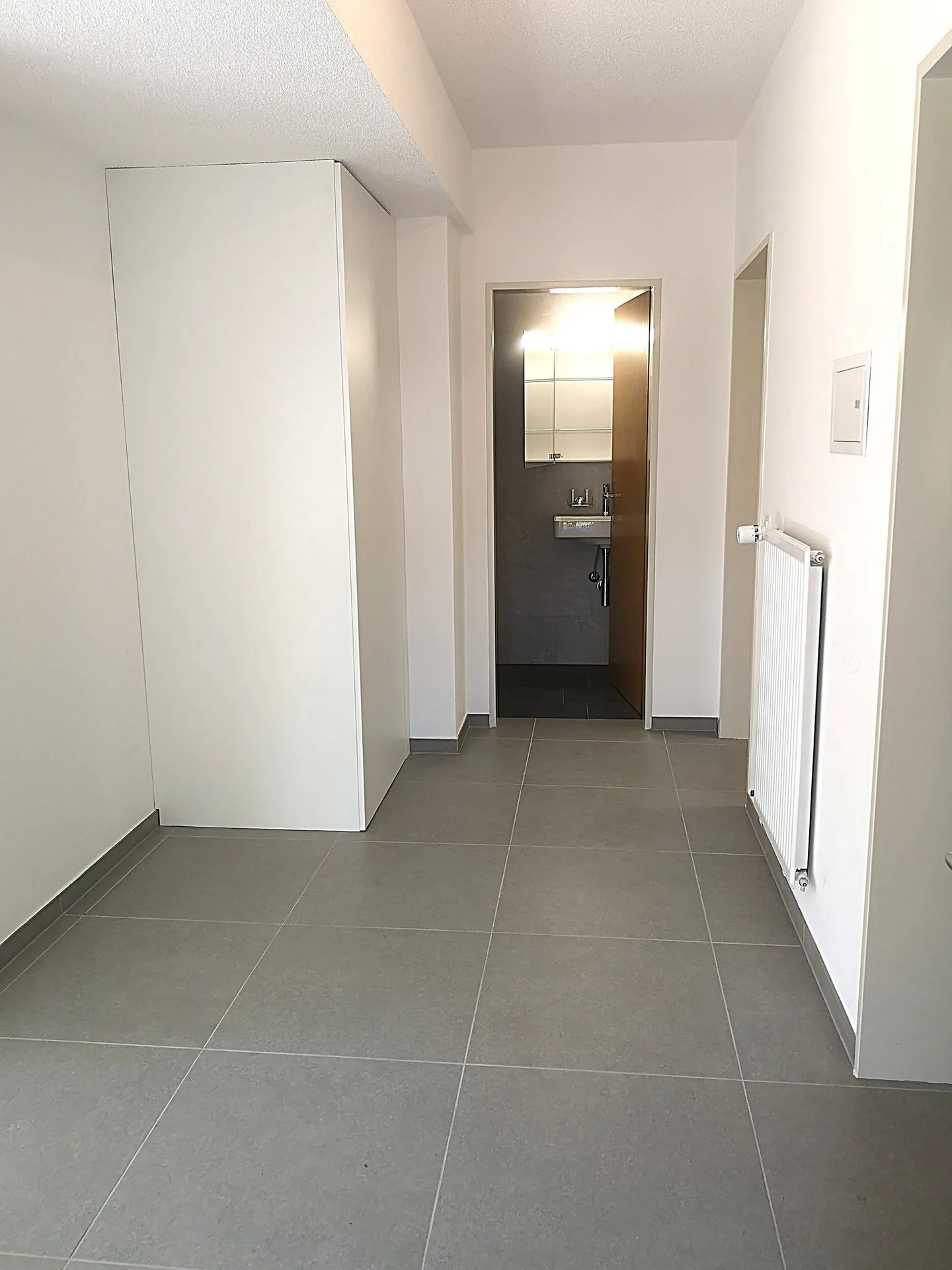 In vendita a Moutier un appartamento con terrazza, completamente ristrutturato nel 2024 - Foto 5 di 16