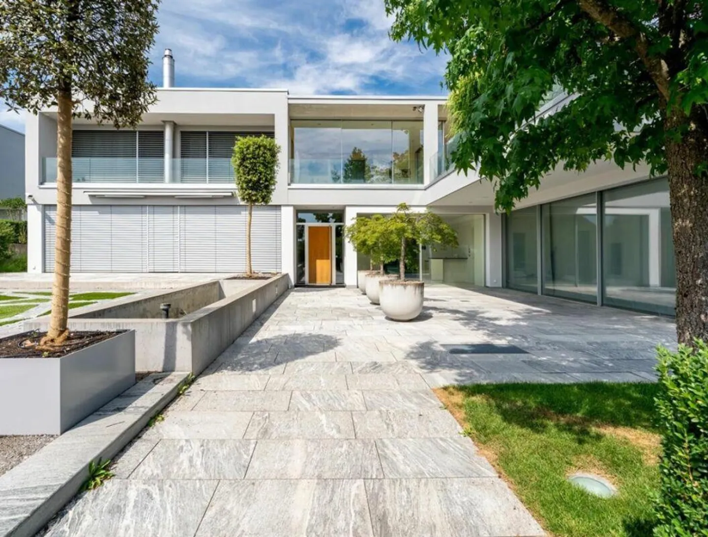 Luxusvilla in Ittigen - Foto 1 von 8