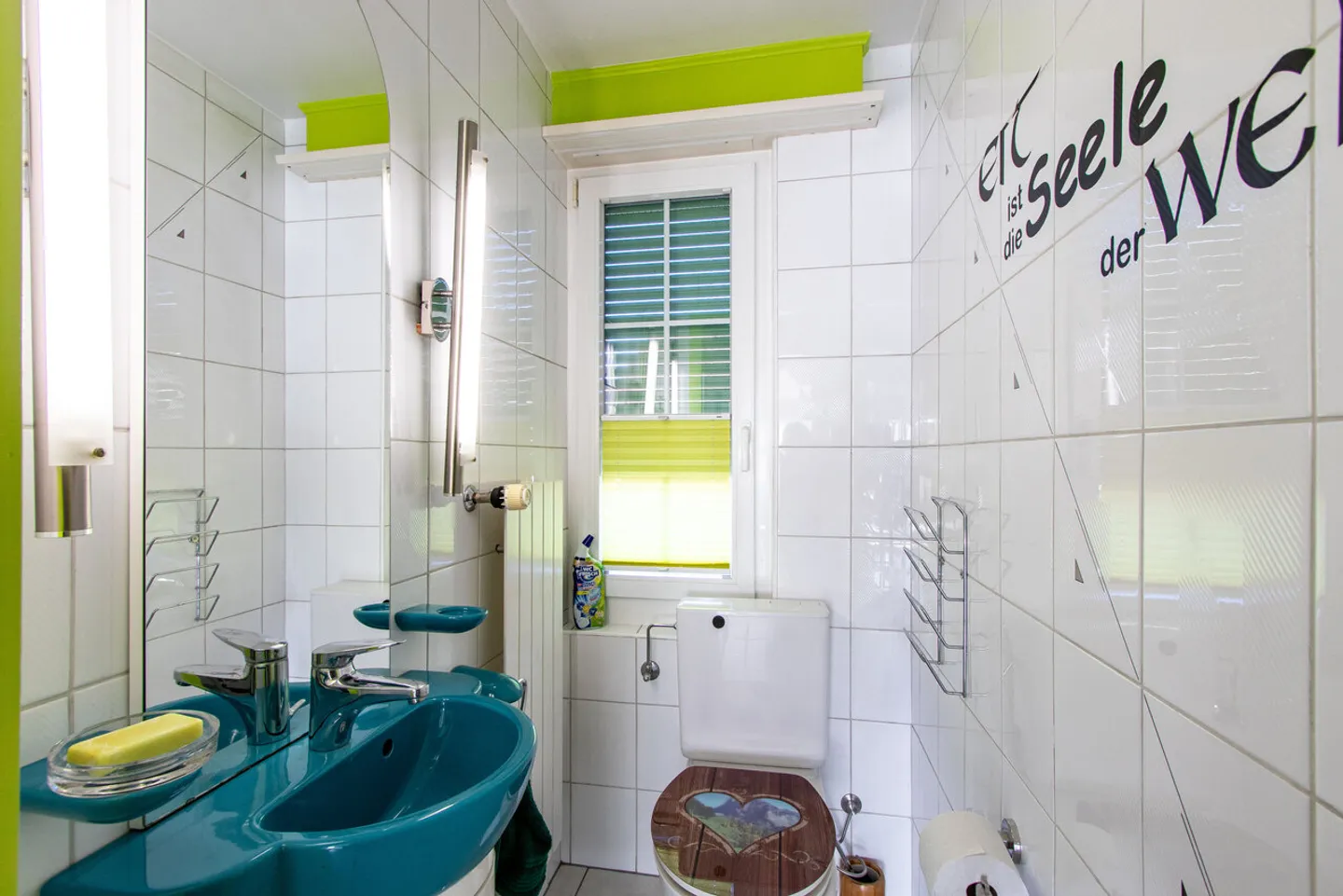 3.5-Room Corner House with Potential and View into the Green - Photo 10 of 17