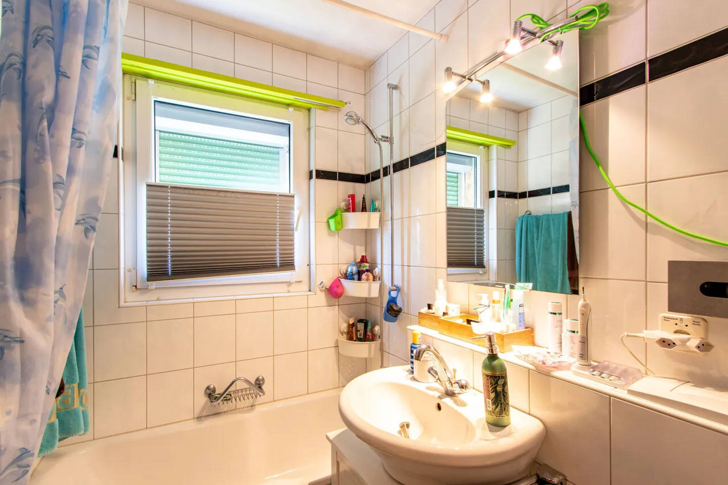 3.5-Room Corner House with Potential and View into the Green - Photo 15 of 17