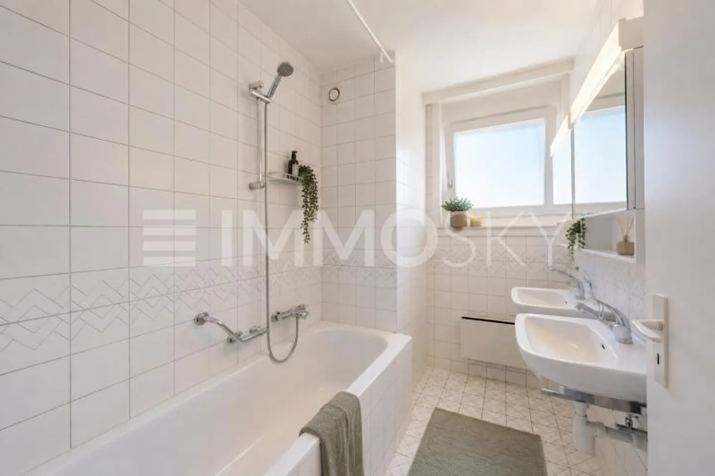 2.5 rooms on the top floor with elevator - Photo 4 of 5