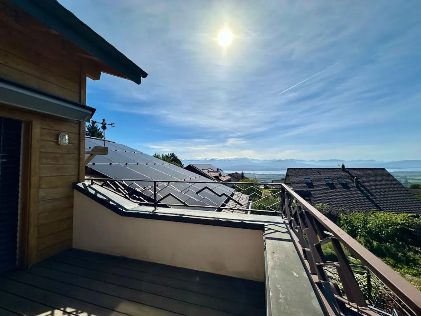 Spacious renovated chalet in Arzier, close to the center and amenities - Photo 12 of 13
