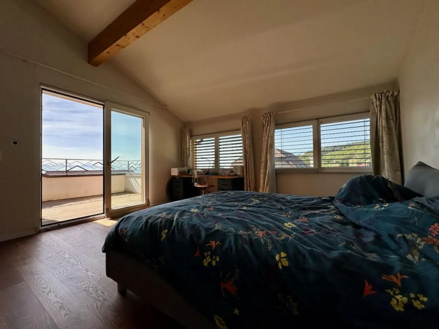 Spacious renovated chalet in Arzier, close to the center and amenities - Photo 6 of 13